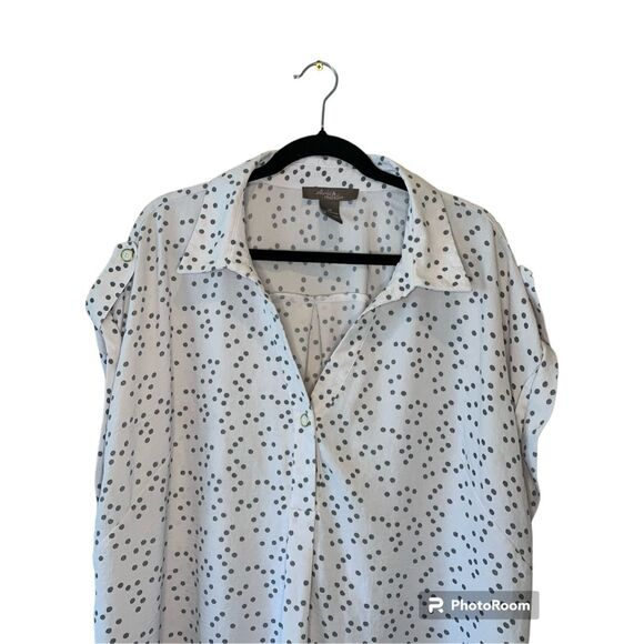 Olivia & Martin Pullover Blouse Split Neckline Button On Front And Decorative Bu - Picture 3 of 4